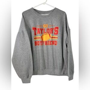 Gildan Gray Graphic Taylor Swift and‎ Travis Kelce Crewneck Sweatshirt Size 2XL
